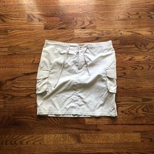 Columbia tan cargo skirt size medium